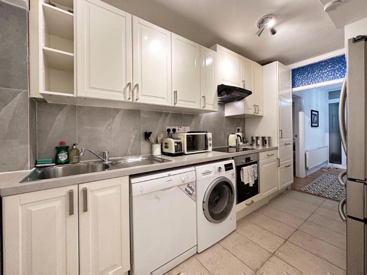 Charming 3-Bedroom Family Home Λονδίνο Εξωτερικό φωτογραφία