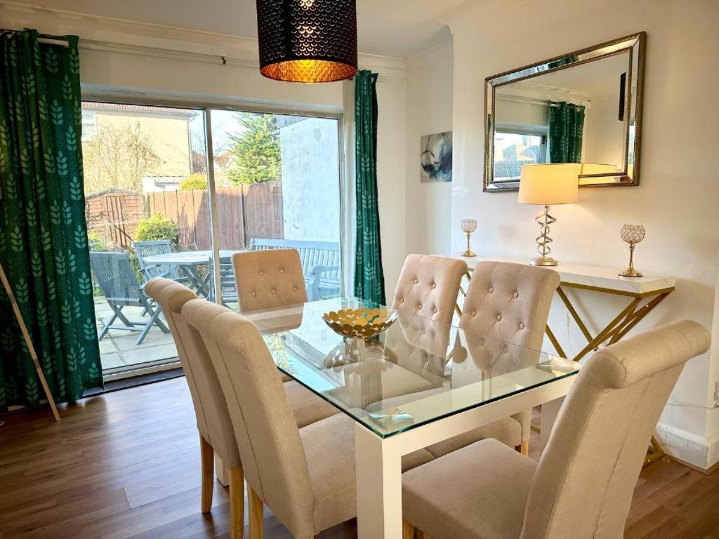 Charming 3-Bedroom Family Home Λονδίνο Εξωτερικό φωτογραφία